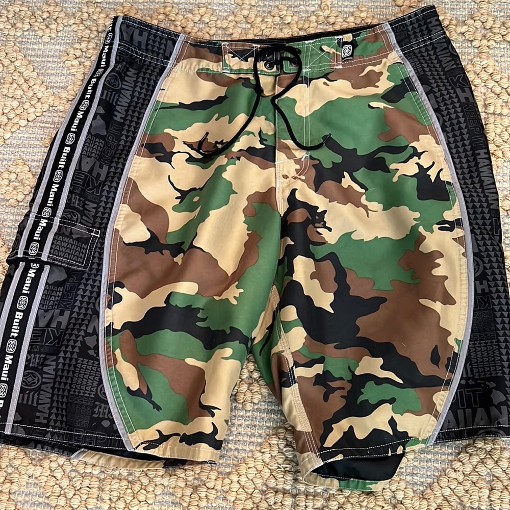 Maui Built Board Short. Just wore once. Just available at Maui.